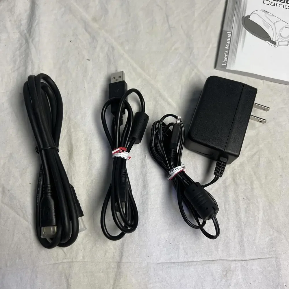 Aiptek VAZ2S DIGITAL VIDEO CAMCORDER 120X ZOOM W CHARGER CORD, MEMORY CARD & BOX